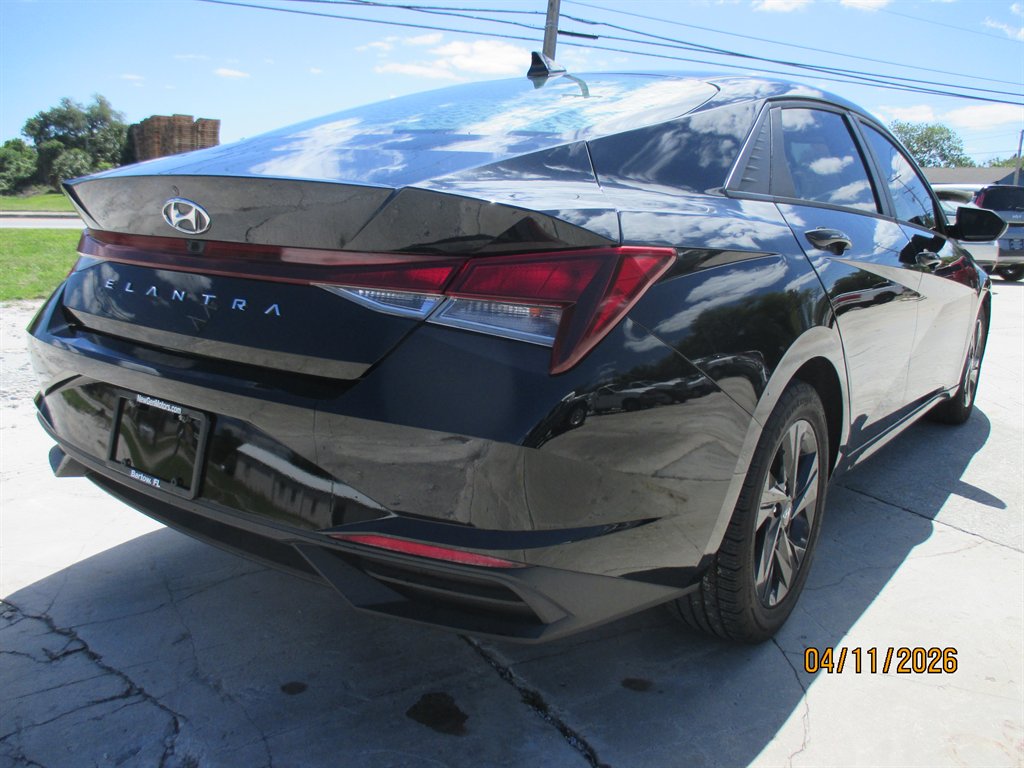 2021 Hyundai Elantra - $17,995