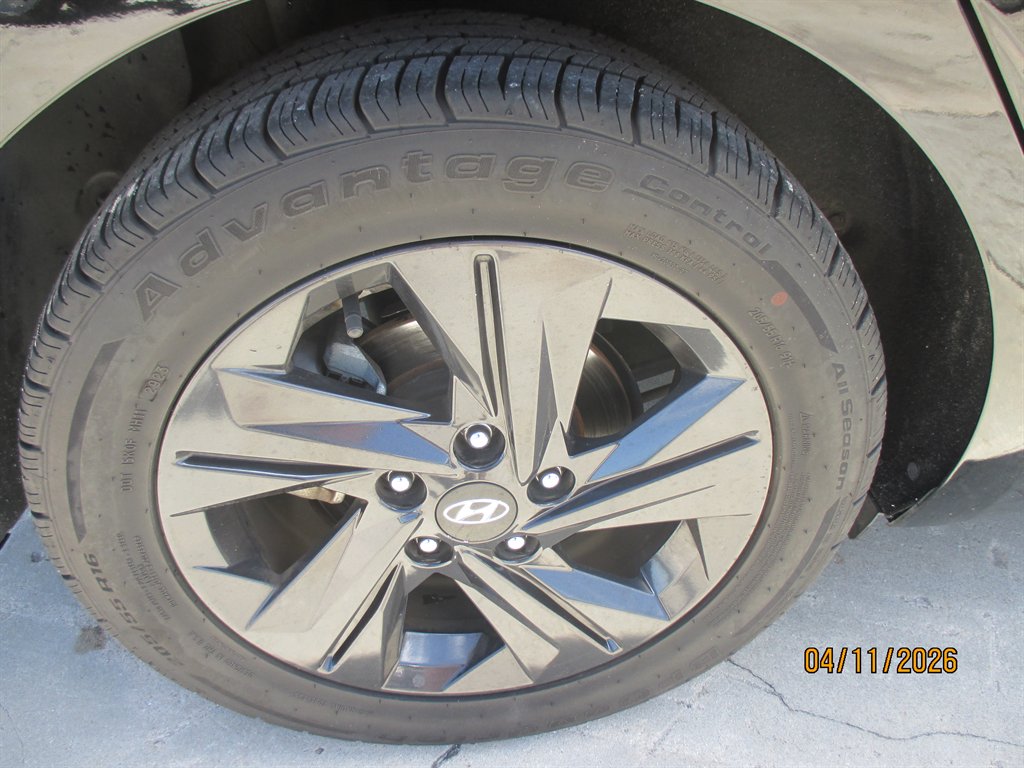 2021 Hyundai Elantra - $17,995