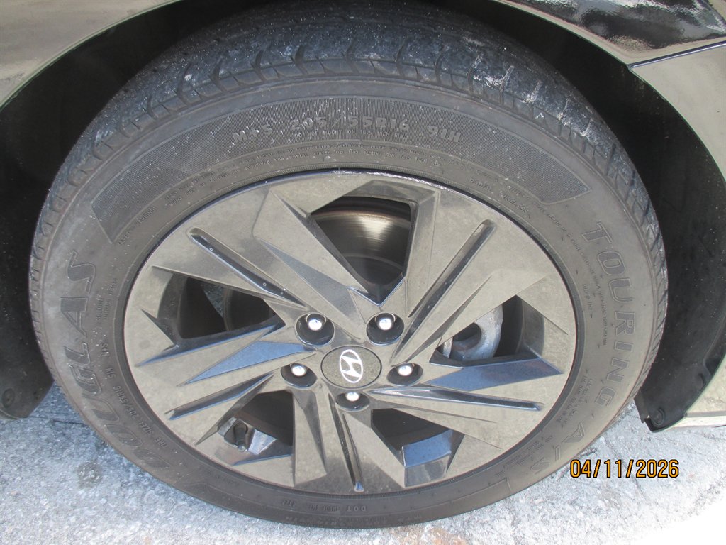2021 Hyundai Elantra - $17,995