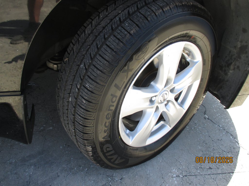 2016 Nissan Quest - $12,895