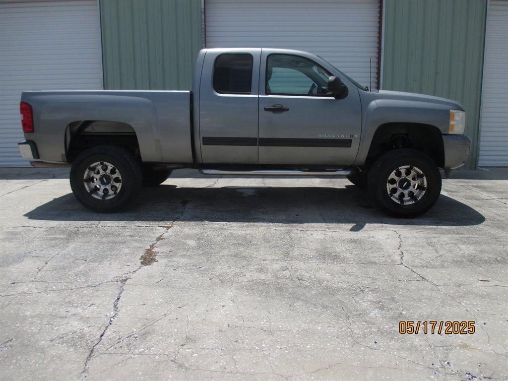 2009 Chevrolet Silverado 1500 - $14,995