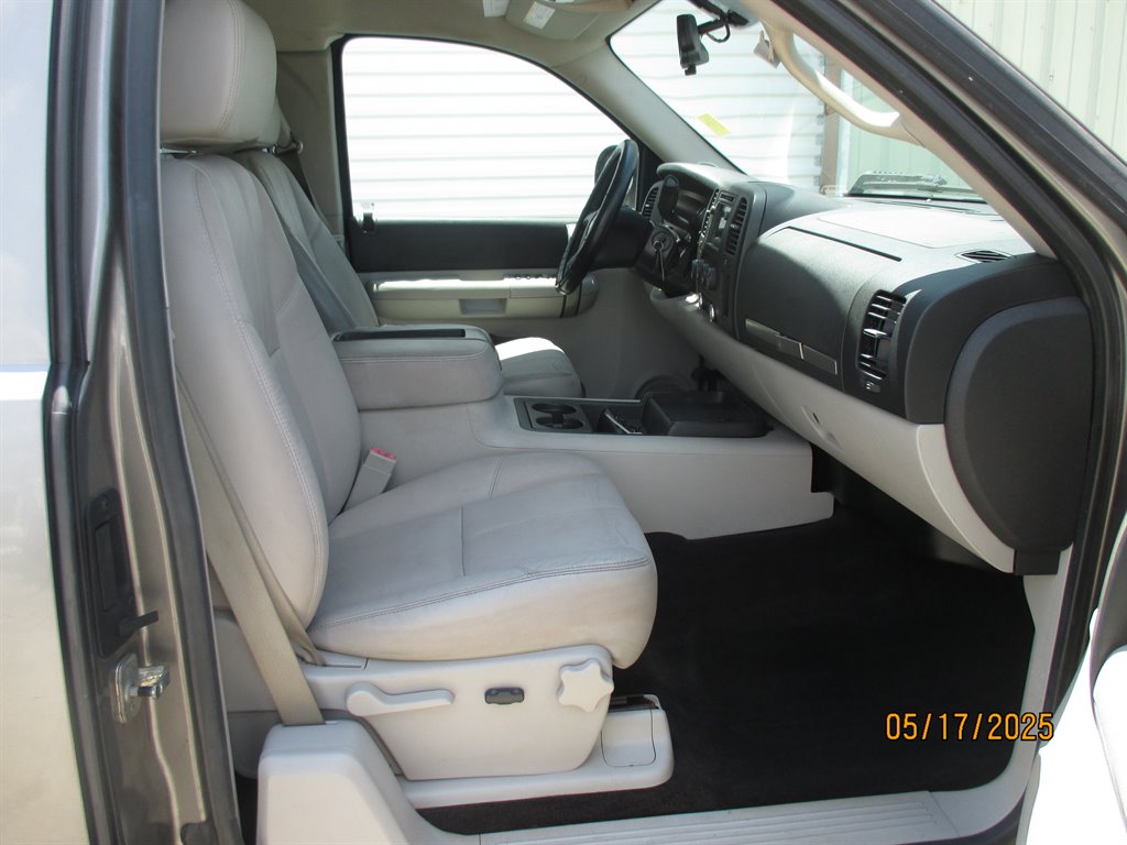 2009 Chevrolet Silverado 1500 - $14,995