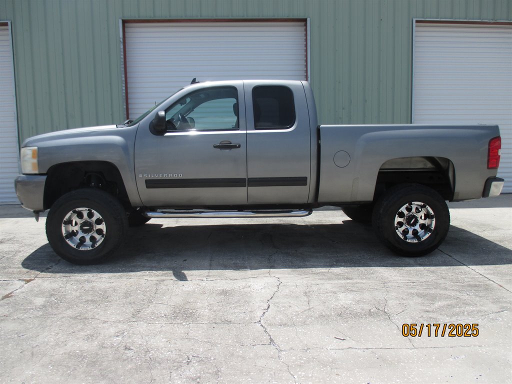 2009 Chevrolet Silverado 1500 - $14,995