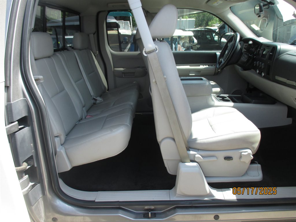 2009 Chevrolet Silverado 1500 - $14,995