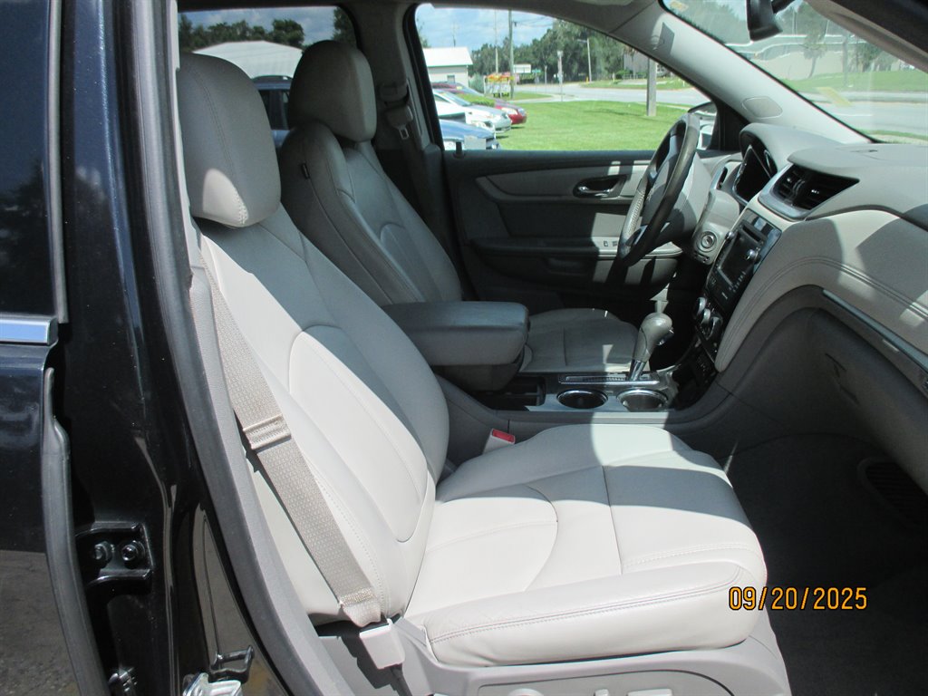 2015 Chevrolet Traverse - $13,995