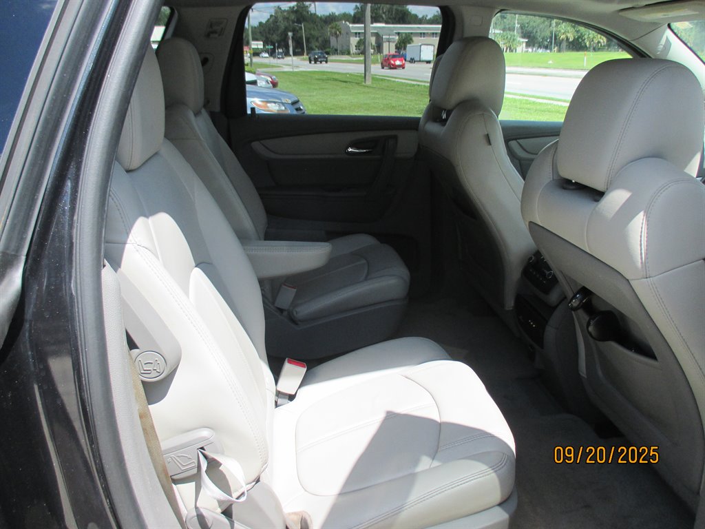 2015 Chevrolet Traverse - $13,995