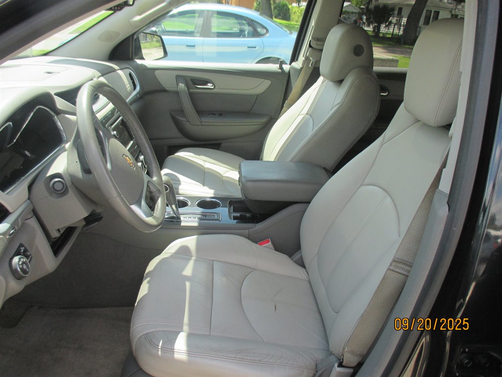2015 Chevrolet Traverse - $13,995