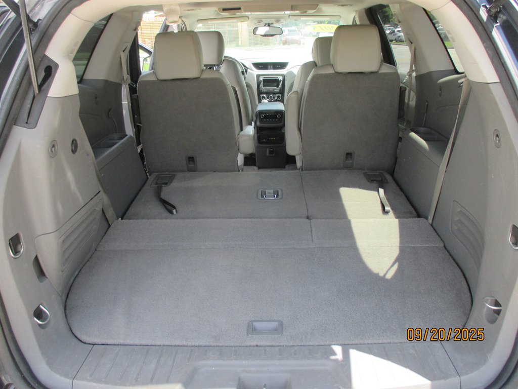 2015 Chevrolet Traverse - $13,995