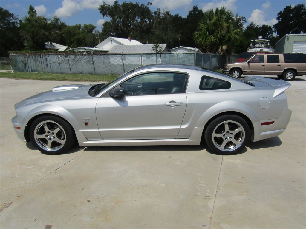 2006 Ford Mustang - $17,995