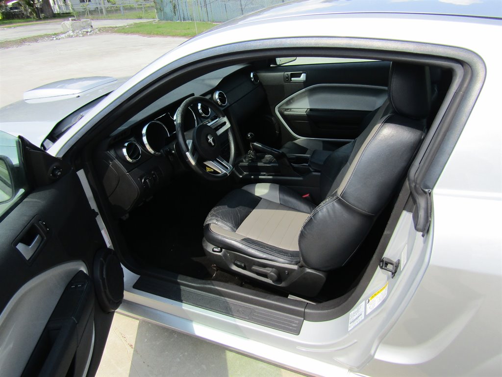 2006 Ford Mustang - $17,995