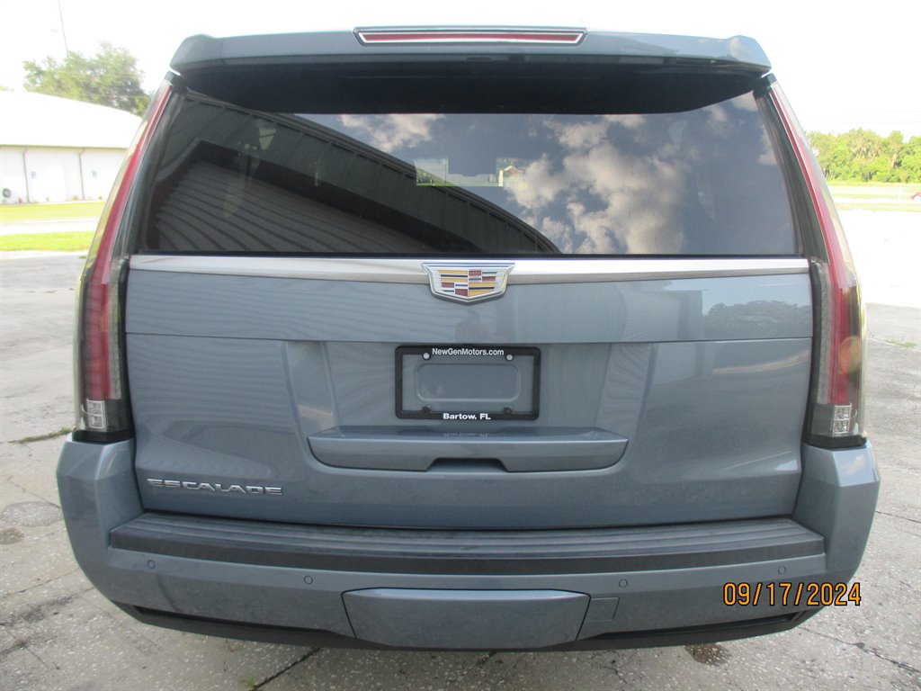 2016 Cadillac Escalade ESV Platinum photo