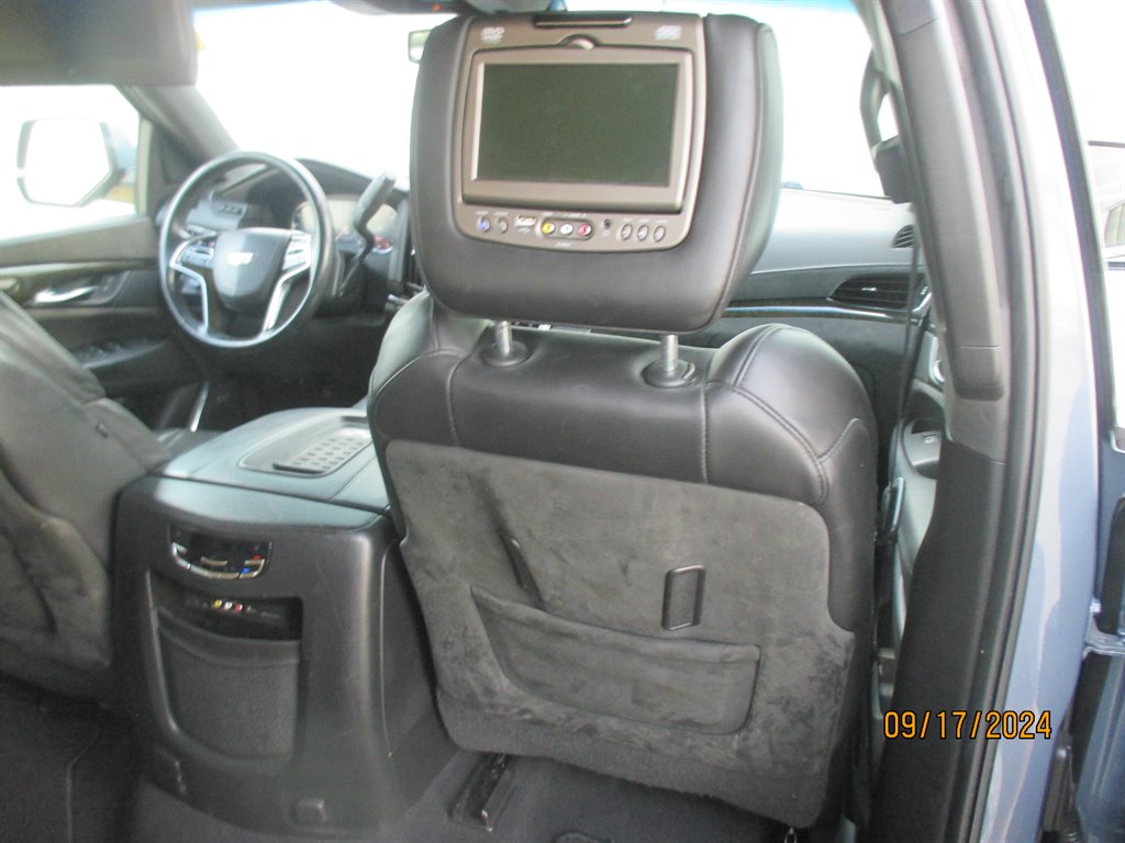 2016 Cadillac Escalade ESV Platinum photo