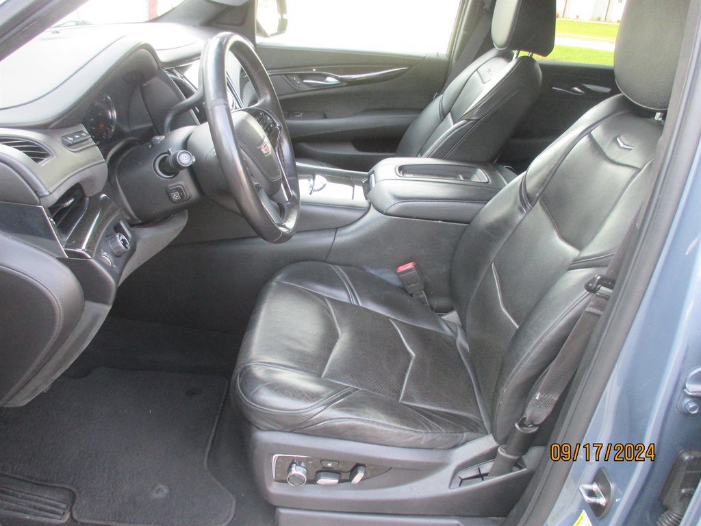 2016 Cadillac Escalade ESV Platinum photo