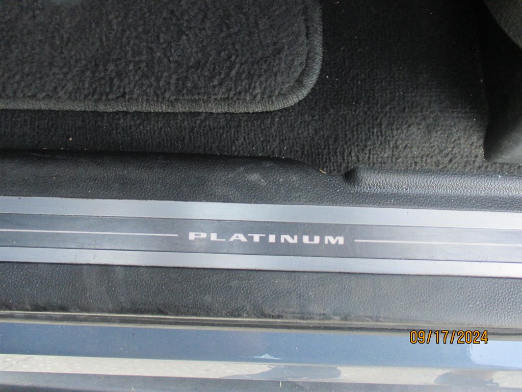 2016 Cadillac Escalade ESV Platinum photo
