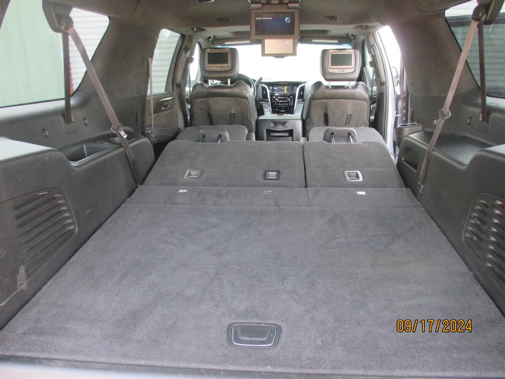 2016 Cadillac Escalade ESV Platinum photo