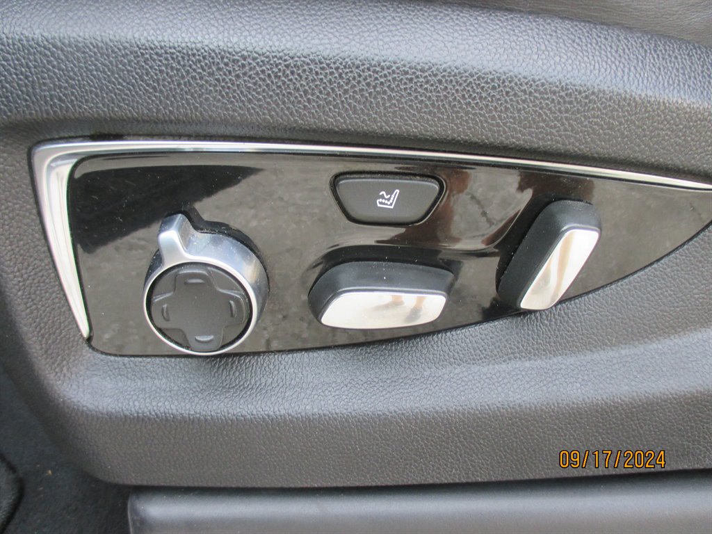 2016 Cadillac Escalade ESV Platinum photo