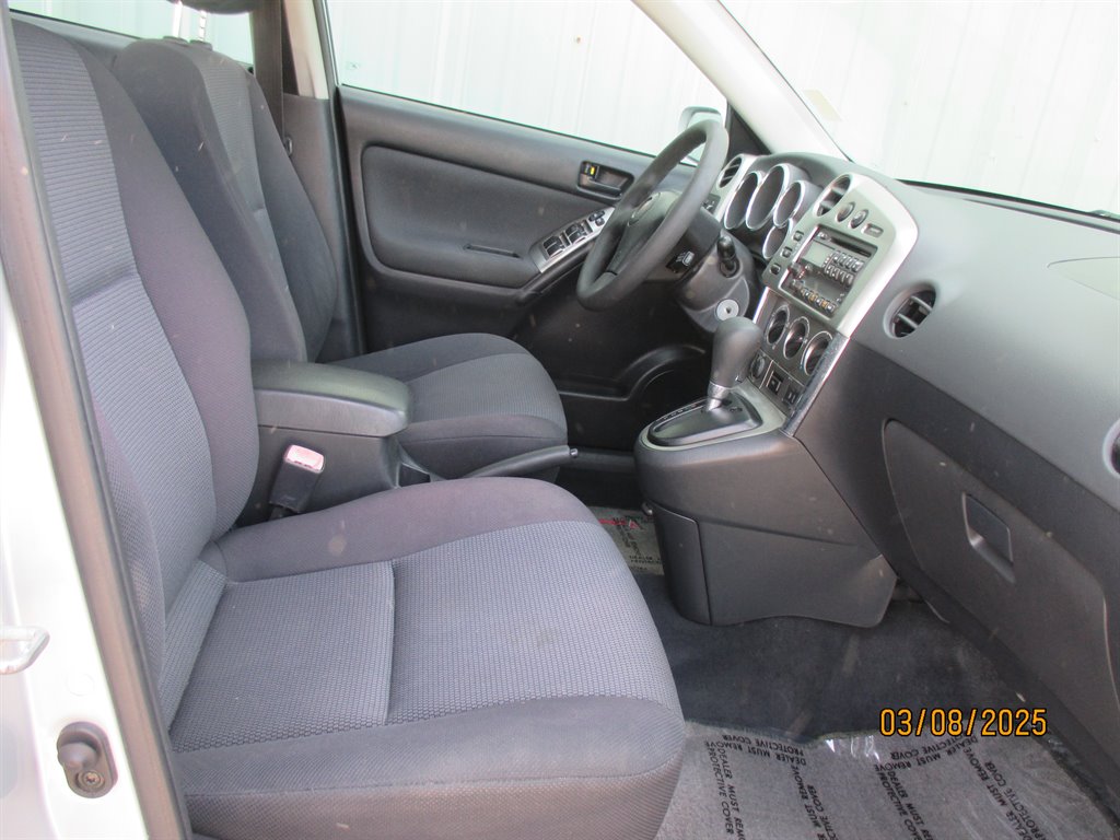 2005 Pontiac Vibe photo