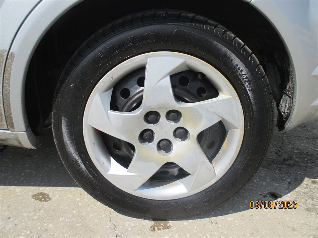 2005 Pontiac Vibe photo