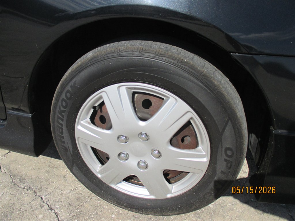 2005 Toyota Corolla - $10,995