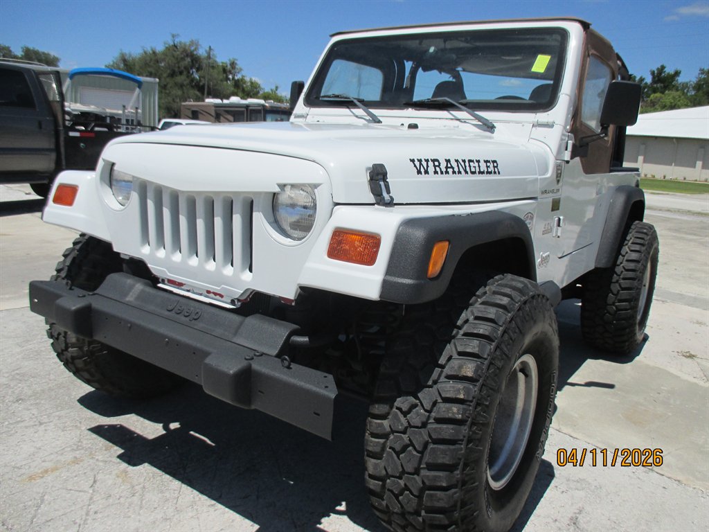 White 1998 Jeep Wrangler SE SUV / Crossover Four-Wheel Drive Manual