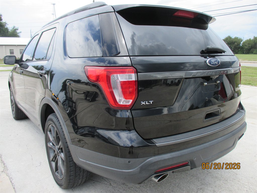 2018 Ford Explorer - $18,995