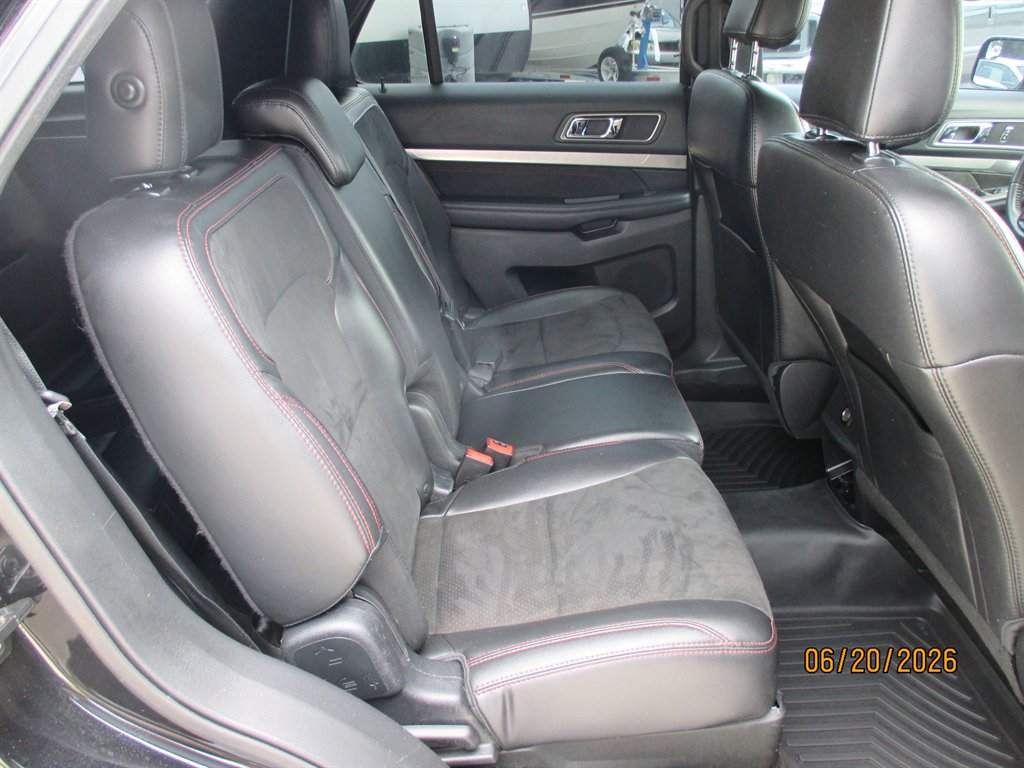 2018 Ford Explorer - $18,995