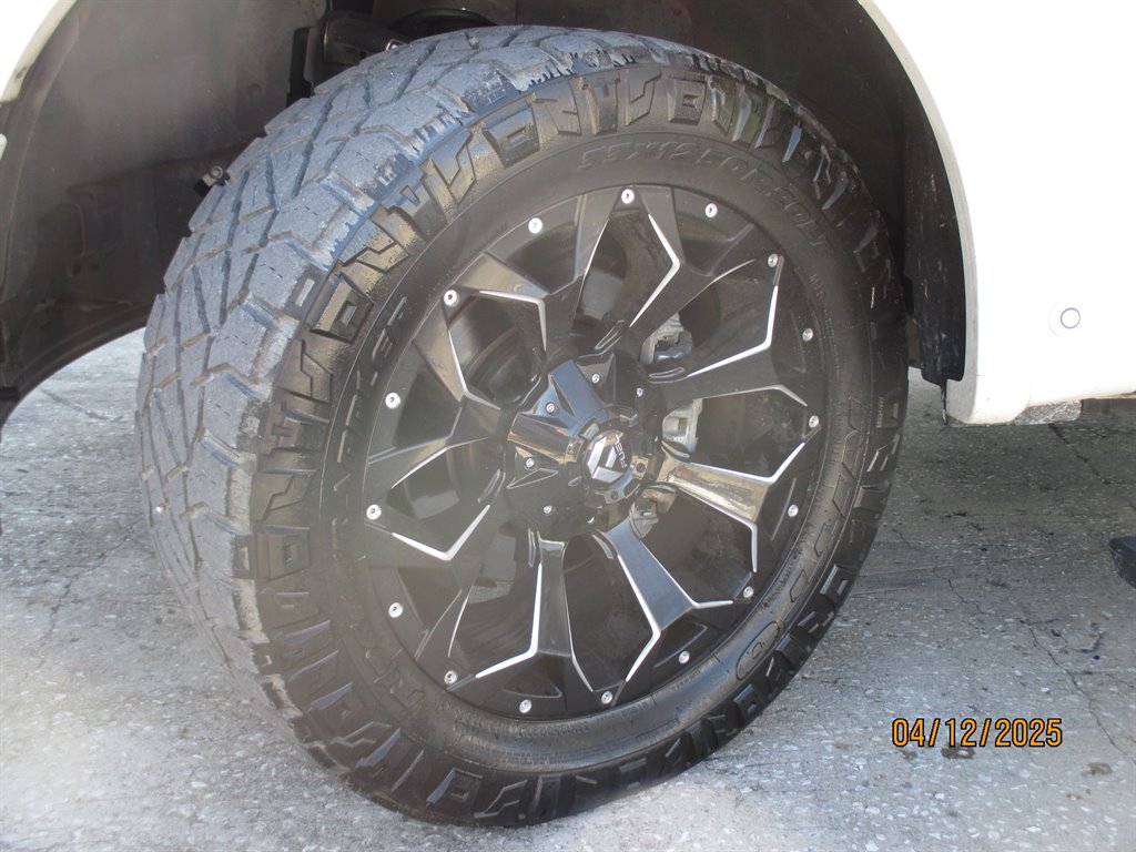 2017 Ford F150 Platinum photo