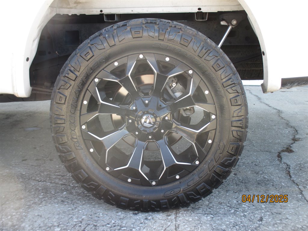 2017 Ford F150 Platinum photo