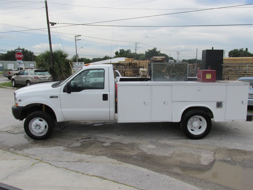 2004 Ford F-450 - $17,995