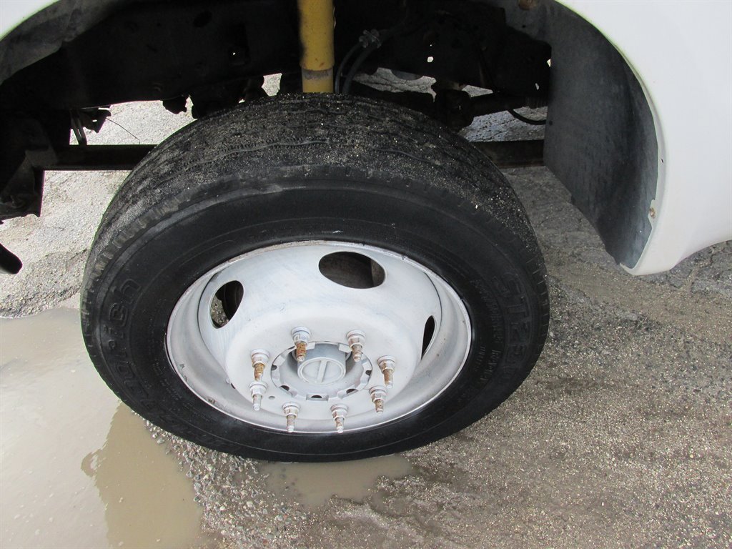 2004 Ford F-450 - $17,995