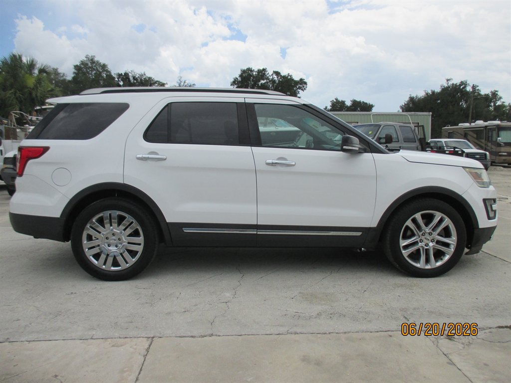 2016 Ford Explorer - $13,995