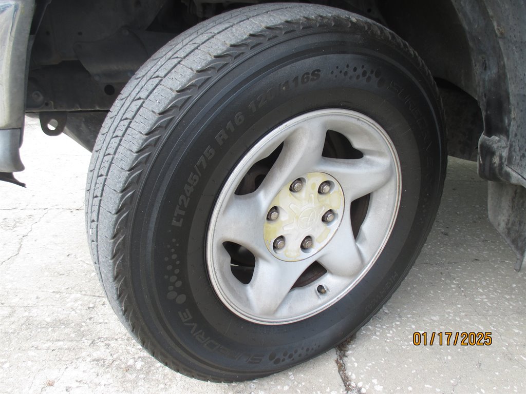 2001 Toyota Tundra SR5 photo