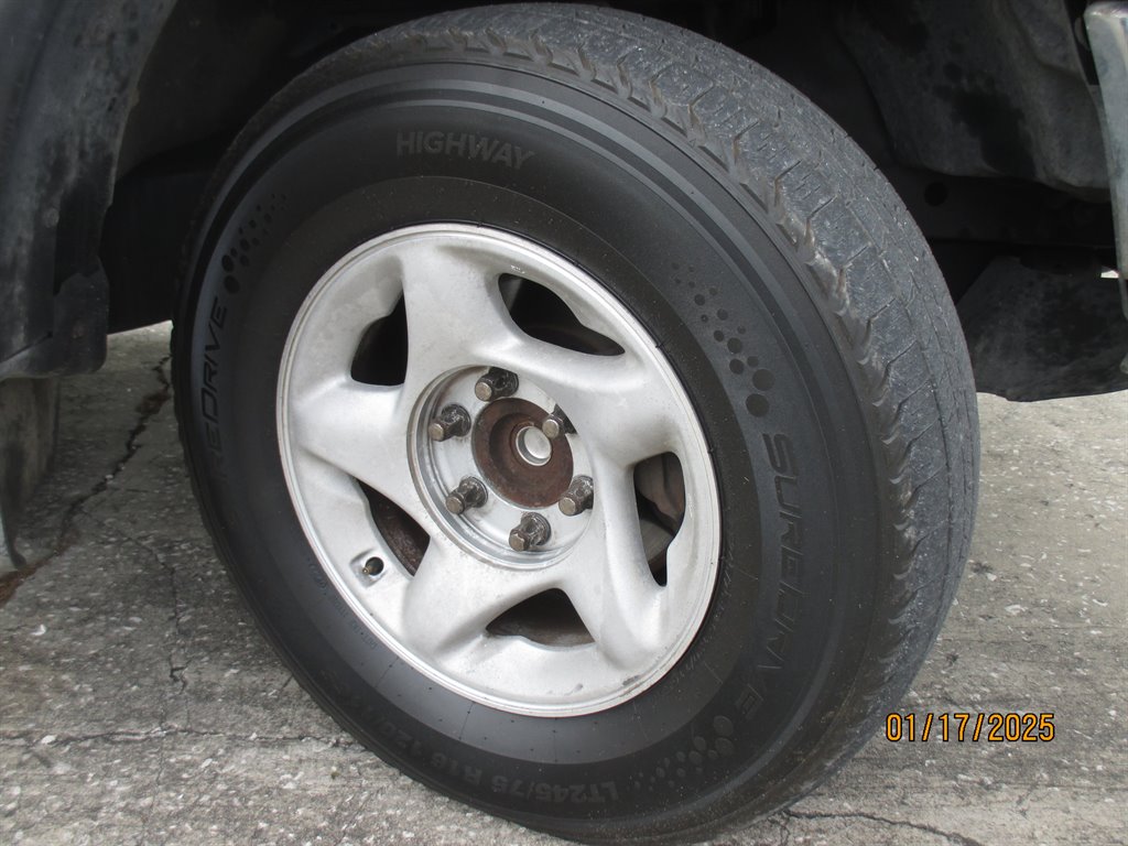 2001 Toyota Tundra SR5 photo