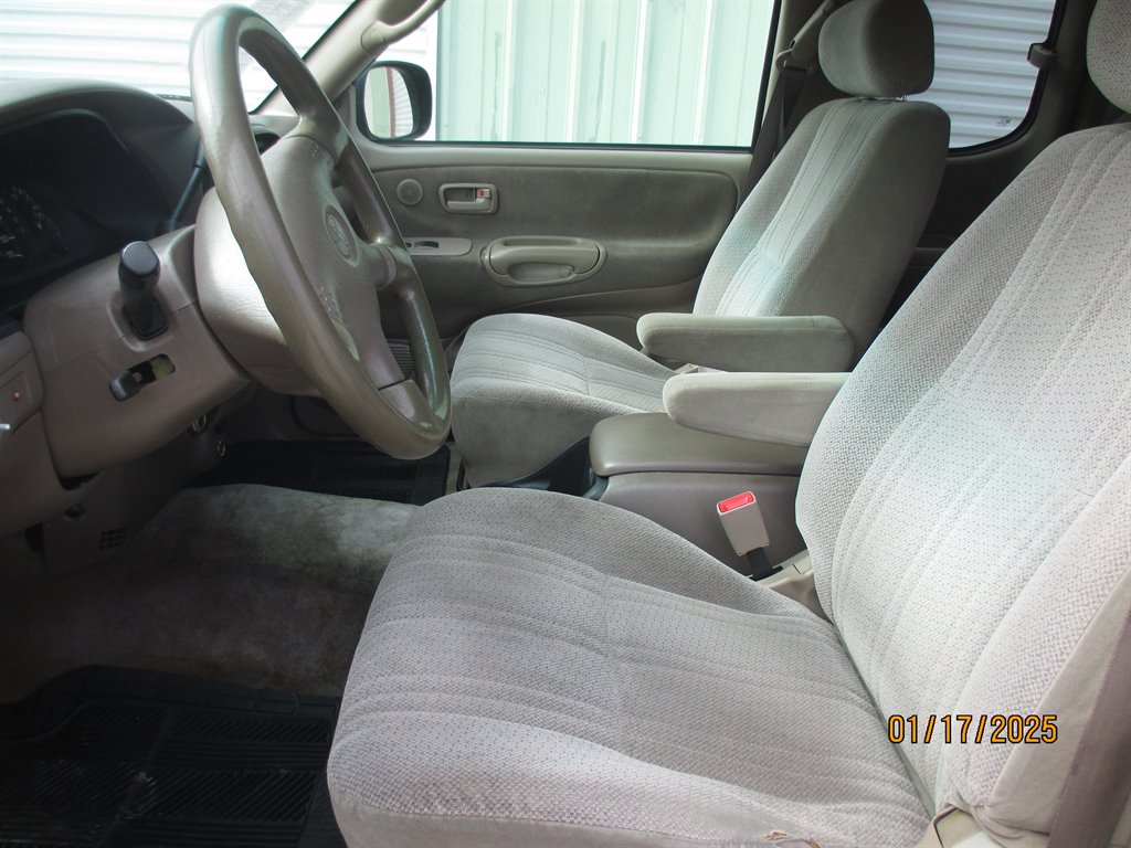 2001 Toyota Tundra SR5 photo