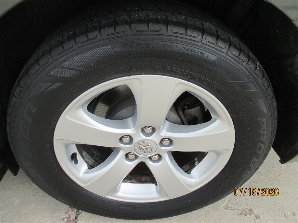 2014 Toyota Sienna - $14,895