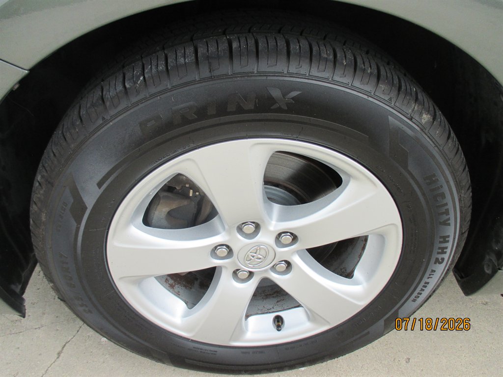 2014 Toyota Sienna - $14,895