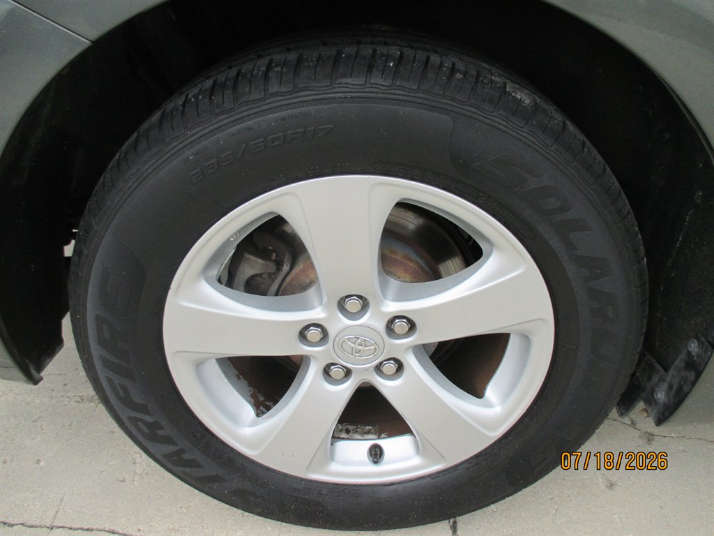 2014 Toyota Sienna - $14,895
