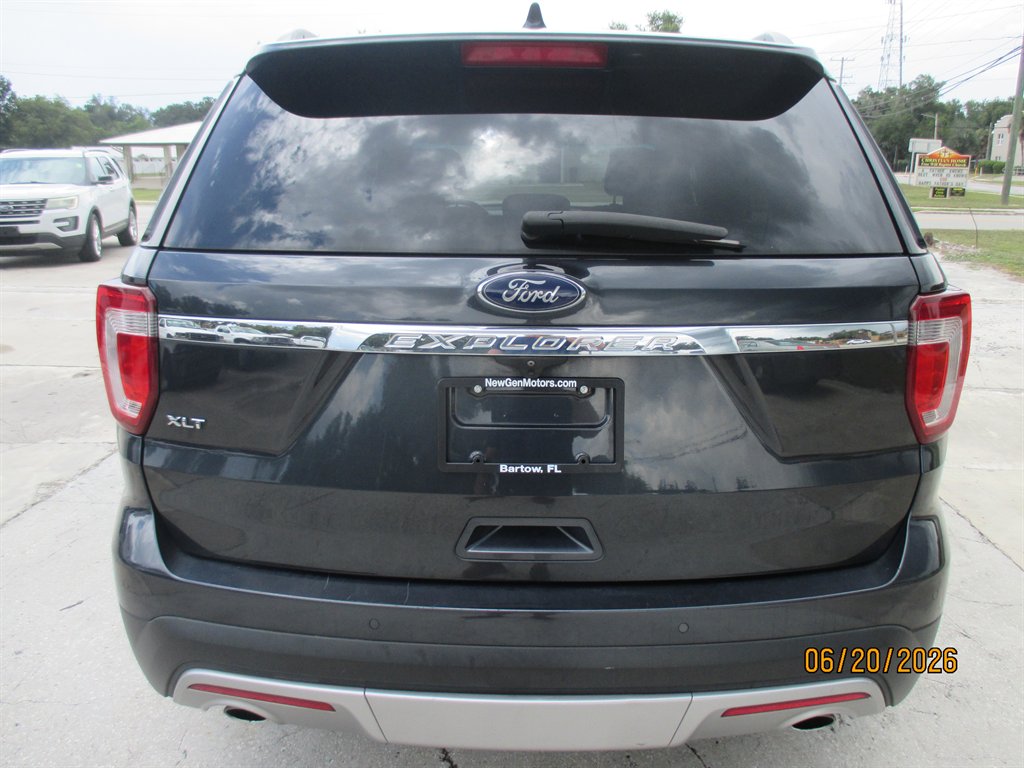 2017 Ford Explorer - $14,895