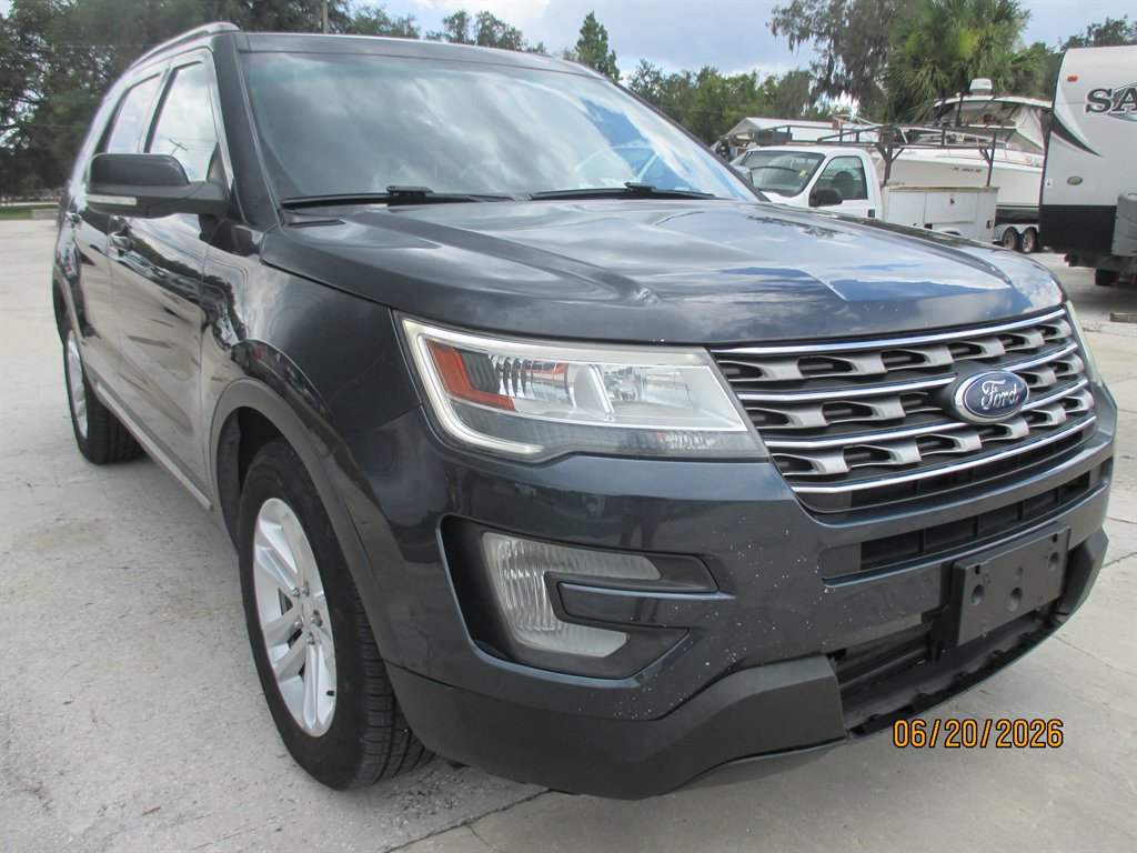 2017 Ford Explorer - $14,895