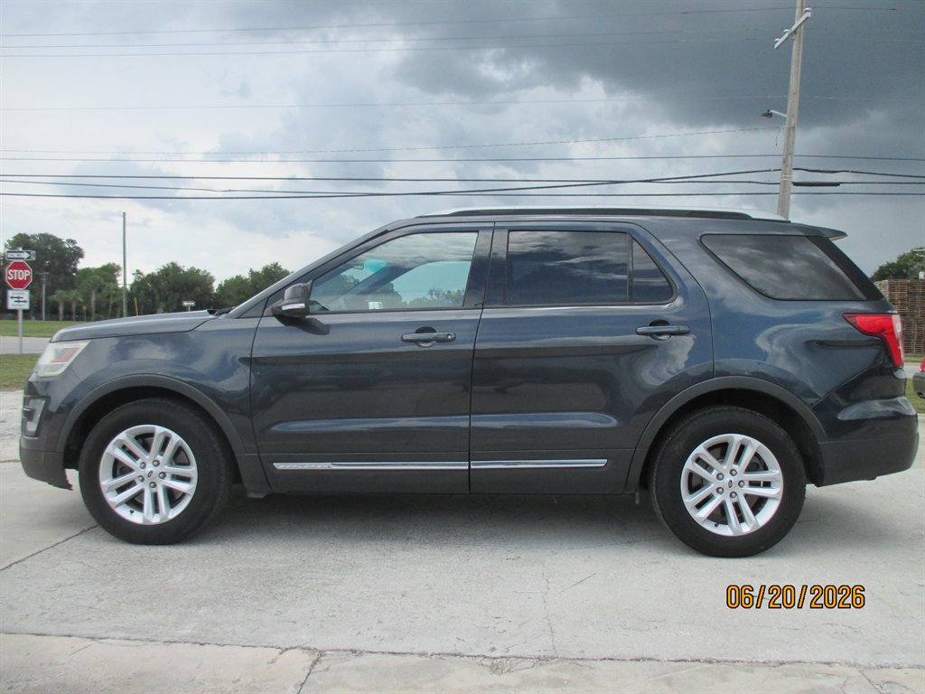 2017 Ford Explorer - $14,895
