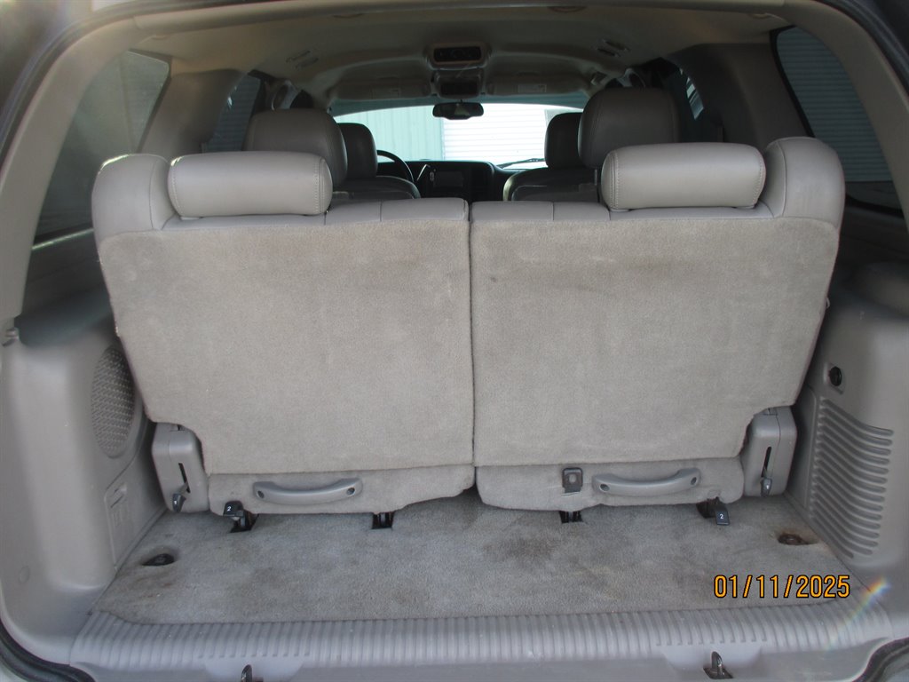 2004 Chevrolet Tahoe LS photo