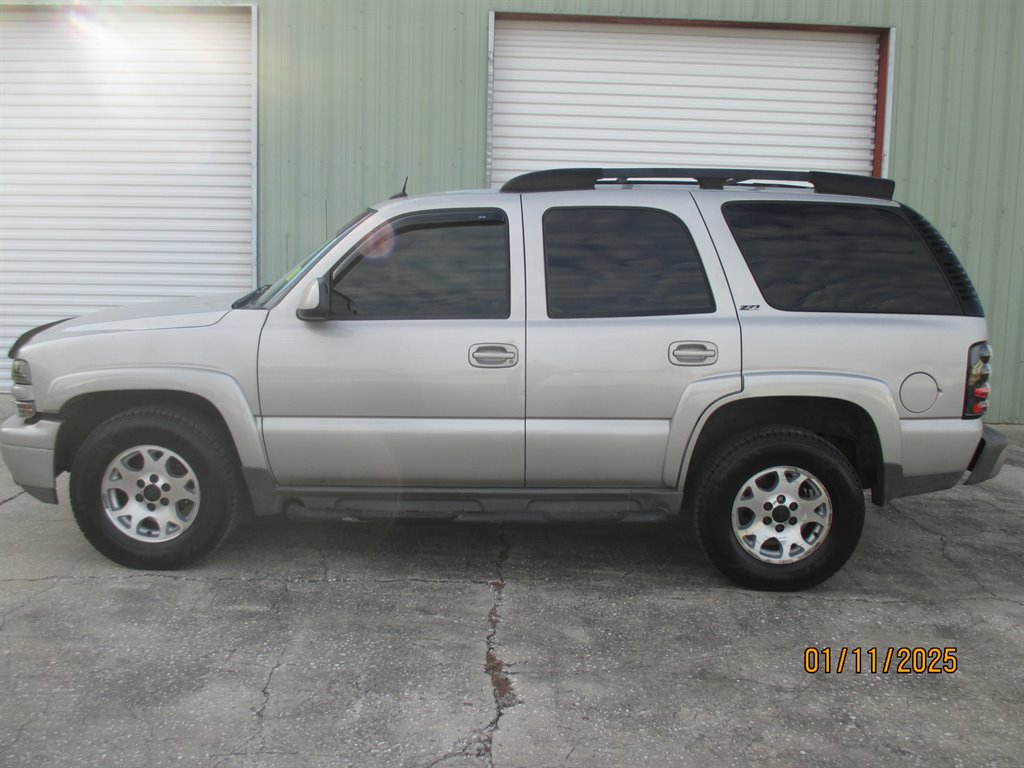 2004 Chevrolet Tahoe LS photo