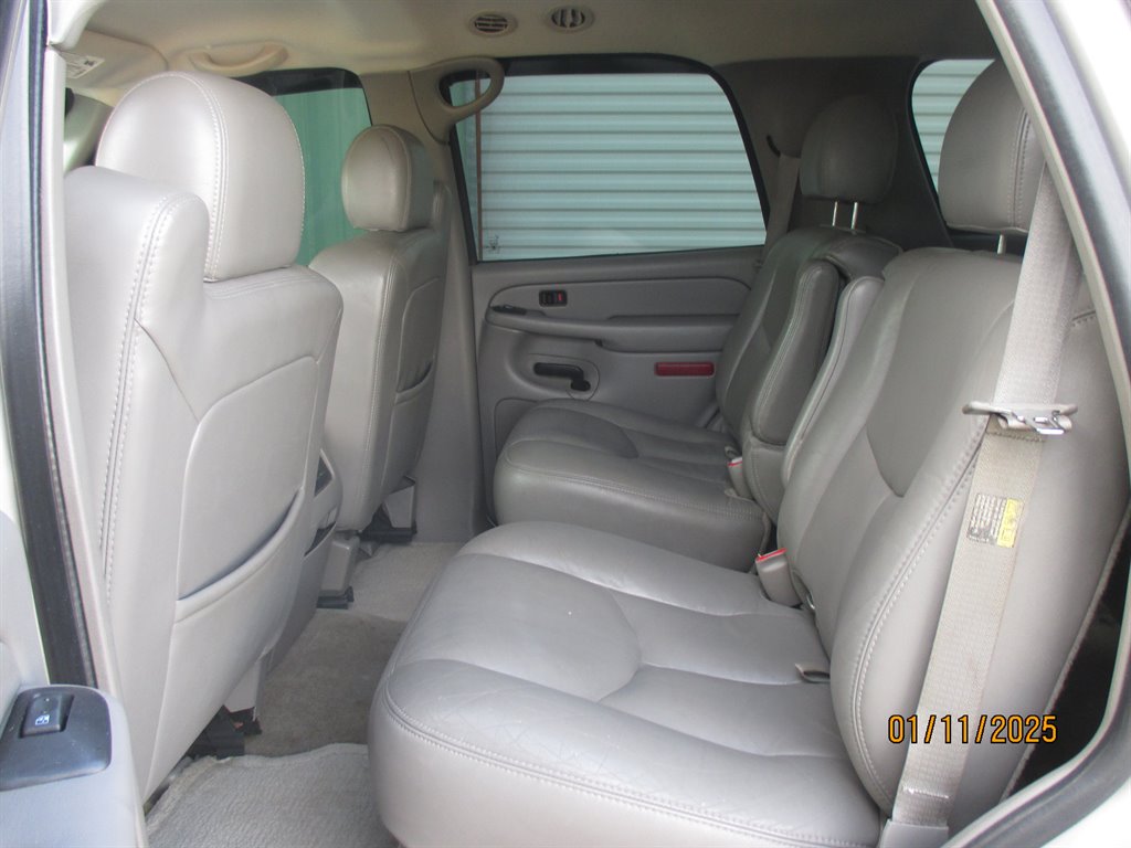 2004 Chevrolet Tahoe LS photo
