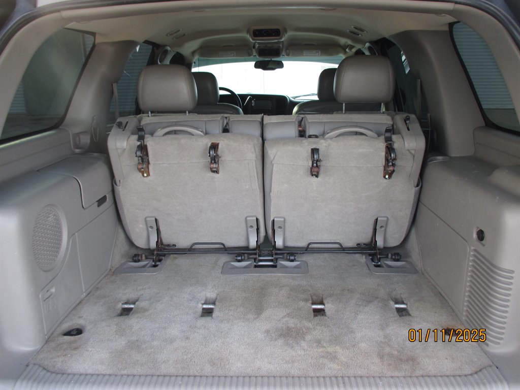 2004 Chevrolet Tahoe LS photo