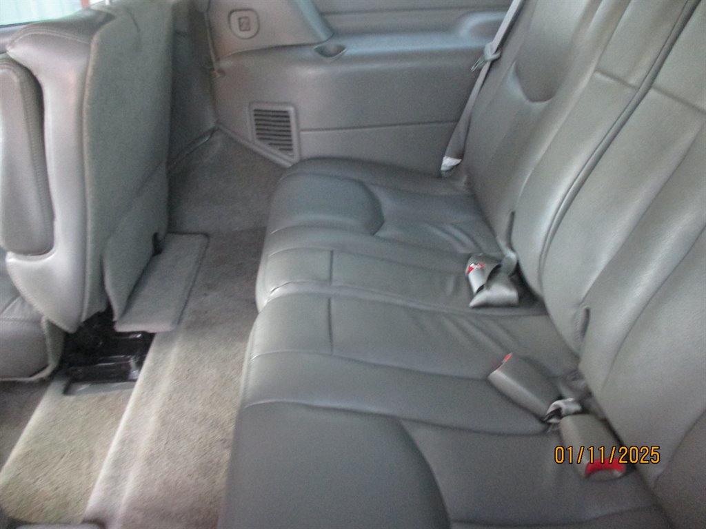 2004 Chevrolet Tahoe LS photo
