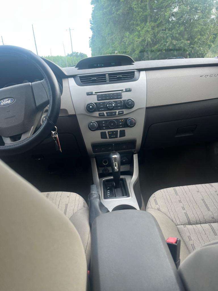 2009 Ford Focus SE photo