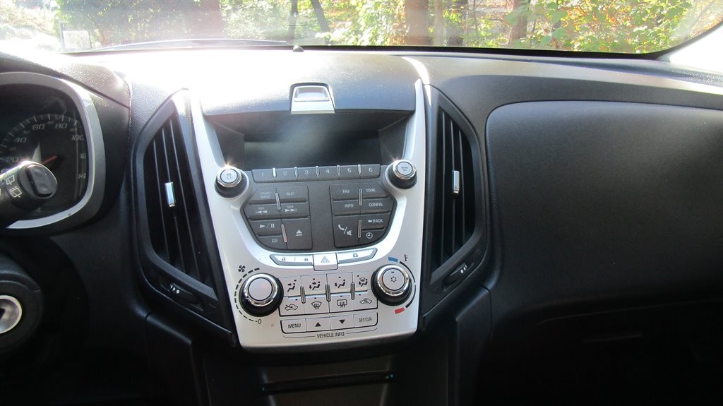 2011 Chevrolet Equinox LT photo