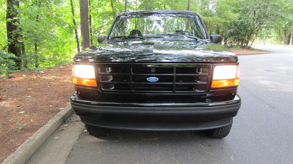 1996 Ford Bronco XLT photo