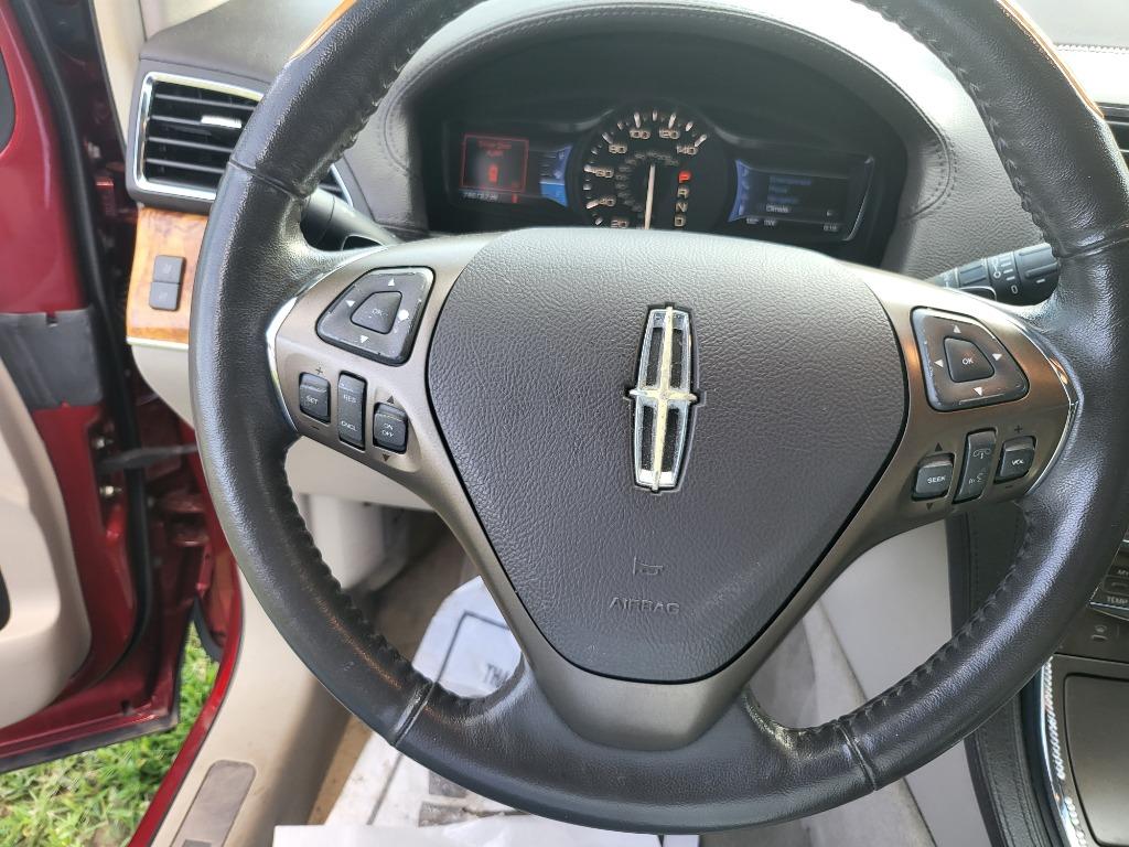 2013 Lincoln MKX photo