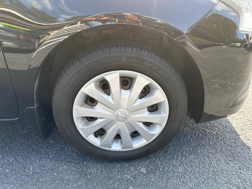 2016 Nissan Versa S photo